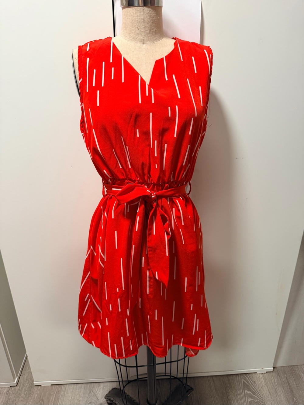 SHEIN Red Sleeveless Tie-Waist Mini Dress with White Stripe Accents